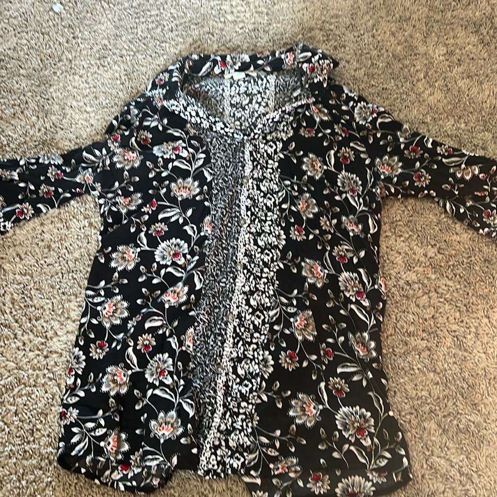 Simply Noelle, Black Floral Button-Up Blouse